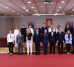 Su Alteza Real la Princesa de Asturias junto a las autoridades y la corporación municpal
