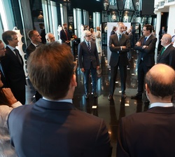 Su Majestad el Rey momentos antes de comenzar la celebración del X aniversario de la Fundación Hermes