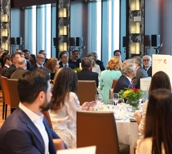 Su Majestad el Rey durante sus palabras en la celebración del X aniversario de la Fundación Hermes