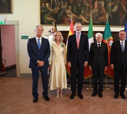 Su Majestad el Rey junto a Sus Excelencias los presidentes de las Repúblicas Italiana y  Portuguesa y los presidentes de COTEC