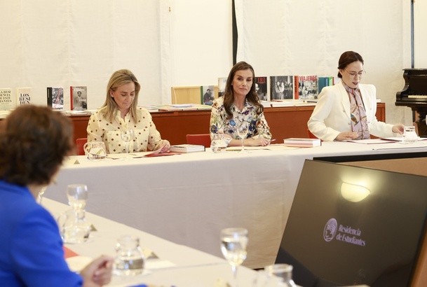 Su Majestad la Reina preside la reunión del Patronato de la Fundación Residencia de Estudiantes