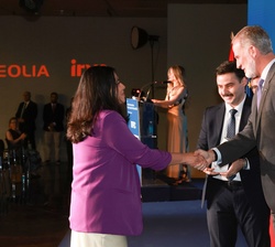 Su Majestad el Rey entrega el Premio de Periodismo Cultural