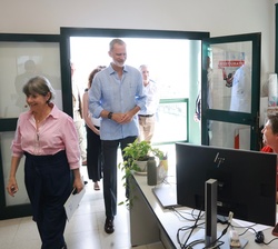 Don Felipe en las oficinas del Centro