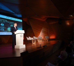 Intervención del Rey en la celebración del “Diálogo Anual de Políticas” del Club de Madrid
