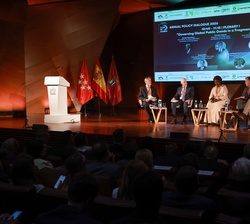 Francisco Sagasti, George Papandreou, Aminata Touré y Jean-Pierre Raffarin participaron en el “Diálogo Anual de Políticas” del Club de Mad