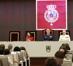 El Rey preside la clausura del curso de Estado Mayor de la Escuela Superior de las Fuerzas Armadas
