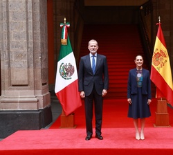 Fotografía oficial de Su Majestad el Rey con la presidenta Claudia Sheinbaum