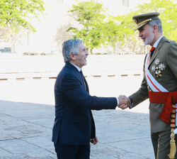 Su Majestad el Rey es recibido por el ministro del Interior, Fernando Grande-Marlaska