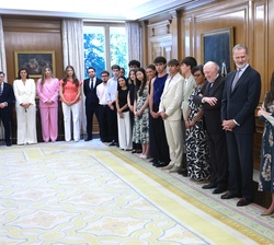 Intervención de alumnos de los Colegios del Mundo Unidos ante Sus Majestades los Reyes y Sus Altezas Reales la Princesa Leonor y la Infanta Doña Sofía