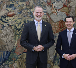 Su Majestad el Rey junto al Presidente de la Junta de Andalucía.