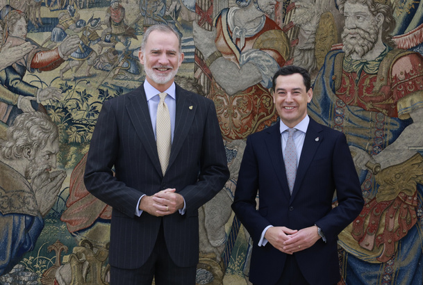 Su Majestad el Rey junto al Presidente de la Junta de Andalucía.