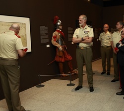 Un momento de la visita al Museo del Ejército
