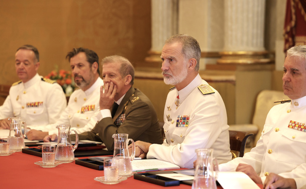 Su Majestad el Rey durante la audiencia militar a una comisión de seguimiento de la conmemoración del centenario del Buque Escuela “Juan Sebastián de 