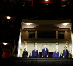 Palco Real durante la interpretación del Himno Nacional