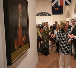 Su Majestad la Reina Doña Sofía recorre la exposición “Gálvez y Luisiana en la Revolución Americana”