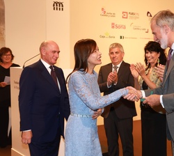 El Rey hace entrega la distinción a Almine y Bernard Ruiz-Picasso como “Valedor del Hispanismo 2026”