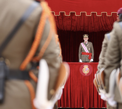 Don Felipe presidiendo la parada militar.