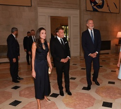 Los Reyes, junto al presidente de la República Francesa y la Primera Dama Brigitte Macron