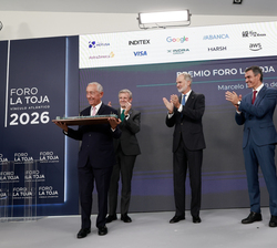 Marcelo Rebelo de Sousa recibe el Premio “Foro La Toja‑Josep Piqué”