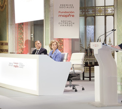 Doña Sofía durante la intervención del Presidente del Grupo MAPFRE y su Fundación, José Manuel Martínez.