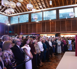 Vista general de la sala durante intervención de Su Majestad el Rey junto a Su Majestad la Reina en el encuentro con la sociedad ceutí