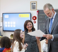 Don Felipe durante la visita