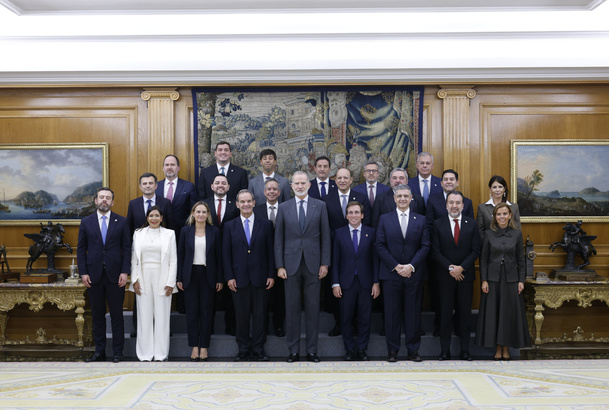 Su Majestad el Rey junto a los alcaldes participantes en el II Encuentro de Ciudades Iberoamericanas