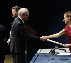 Su Alteza Real la Princesa de Asturias hace entrega del Premios Princesa de Asturias de Cooperación Internacional a Stefan Schmitz, director ejecutivo