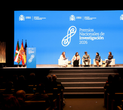 Conversación de los premiados durante la entrega de los Premios Nacionales de Investigación 2026