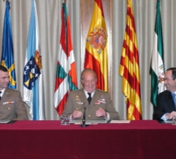 S.M. el Rey y S.A.R. el Príncipe de Asturias en un momento del acto