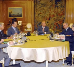 Don Juan Carlos con los miembros del Consejo