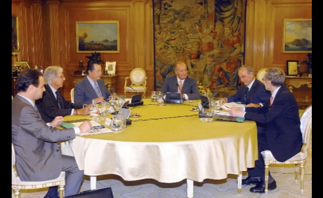 Don Juan Carlos con los miembros del Consejo