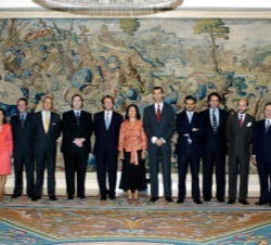 El Príncipe con los representantes de la Junta de Gobierno de la Cámara de Comercio Americana en España
