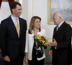 Almuerzo ofrecido por el Presidente de la República Checa, Sr. Václav Klaus y Sra. Livia Klausova.
12 de septeimbre de 2005