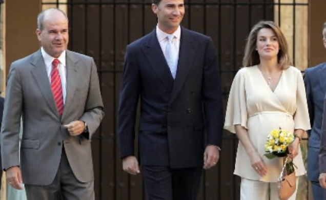 Los Príncipes con el presidente de la Junta de Andalucía