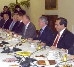Desayuno de trabajo con los Presidentes centroamericanos
(Salamanca, 15 de octubre de 2005)