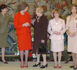 La Reina y algunas de las Damas, durante la audiencia