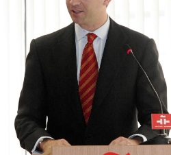 Su Alteza Real el Príncipe de Asturias durante el discurso pronunciado con motivo de la inauguración del Instituto Cervantes