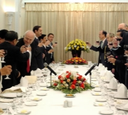 Almuerzo ofrecido por el Primer Ministro de Vietnam