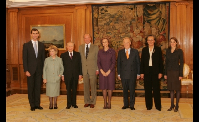 Sus Majestades los Reyes, con los Presidentes de Italia y Portugal, acompañados por sus esposas, y Sus Altezas Reales los Príncipes de Asturias