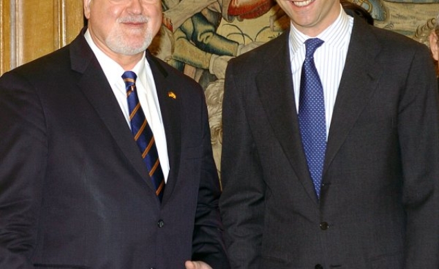 Don Felipe, junto al Presidente del Bundesrat de la República Federal Alemana, Peter Harry Carstensen