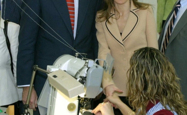 Los Príncipes de Asturias durante la visita a la fábrica de calzado