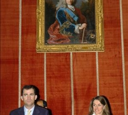 Sus Altezas Reales los Príncipes de Asturias en la mesa presidencial