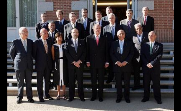 Don Juan Carlos junto a los presidentes de los Tribunales Superiores de Justicia asistentes a la audiencia