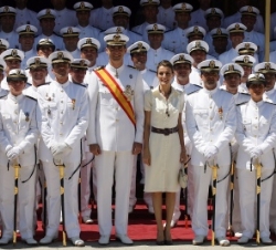 Los Príncipes de Asturias, junto a los 180 nuevos sargentos de Infantería de Marina y de Especialistas de la Armada