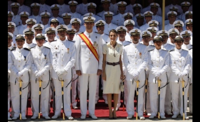 Los Príncipes de Asturias, junto a los 180 nuevos sargentos de Infantería de Marina y de Especialistas de la Armada
