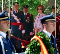 Los Reyes durante la ofrenda floral en el Homenaje a los que dieron su vida por España