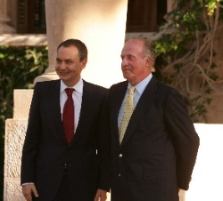 Su Majestad el Rey con presidente del Gobierno a su llegada al Palacio de Marivent