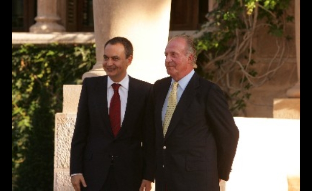 Su Majestad el Rey con presidente del Gobierno a su llegada al Palacio de Marivent