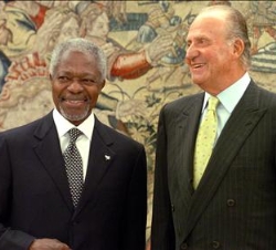 Su Majestad el Rey con el Secretario General de Naciones Unidas, Kofi Annan